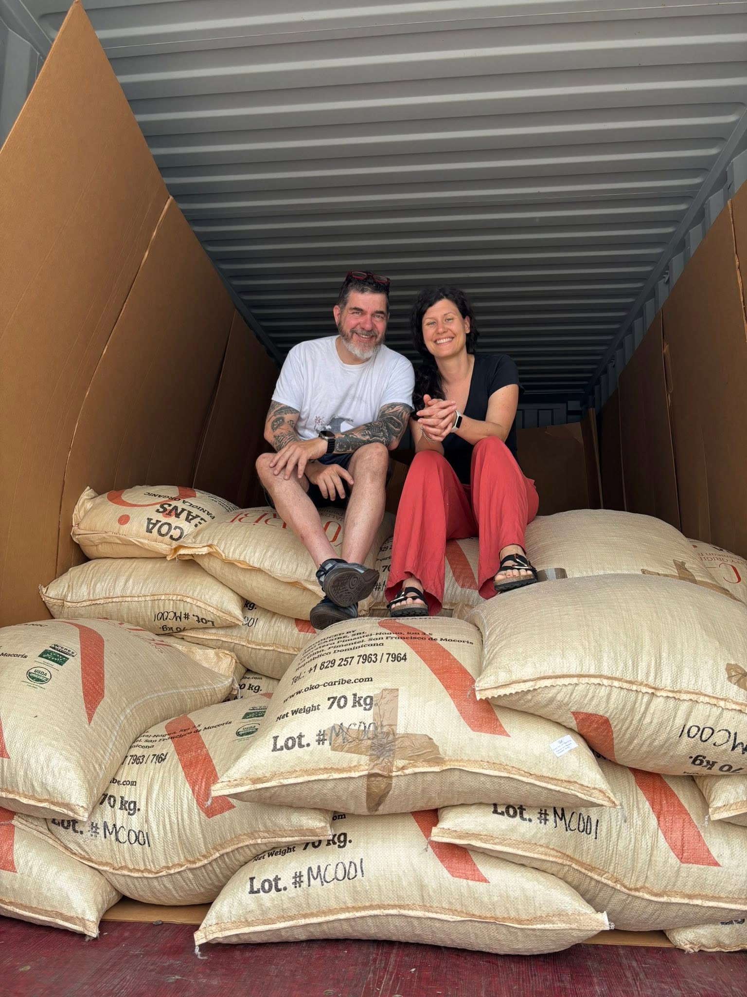 Team im Kakao-Container